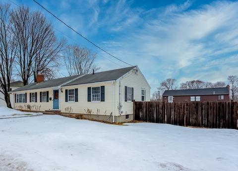 70 Pine St, Danvers, MA 01923 photo 3
