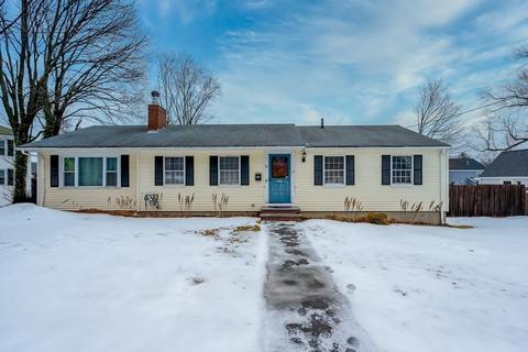 70 Pine St, Danvers, MA 01923 photo 1