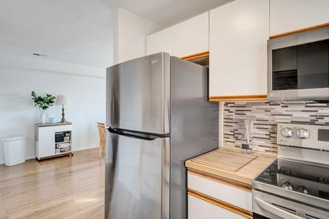 306 Tappan St #E, Brookline, MA 02445 photo 13