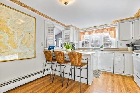 210 North St, Hingham, MA 02043 photo 6
