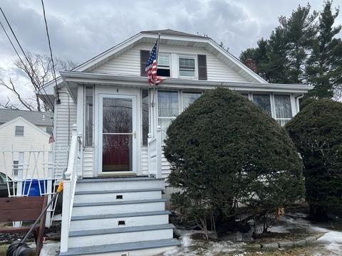 4 Weir St, Newton, MA 02466 photo 3