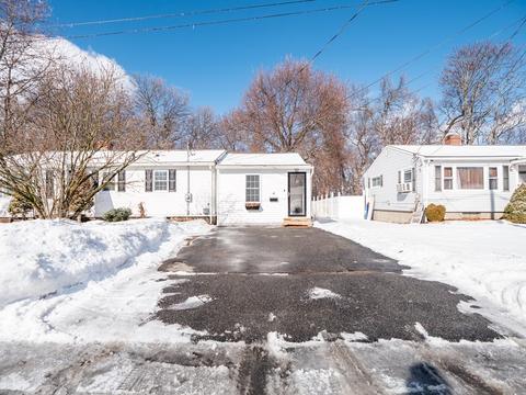 4 Eustis St, Worcester, MA 01606 photo 4