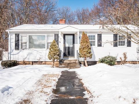4 Eustis St, Worcester, MA 01606 photo 1
