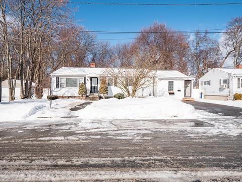 4 Eustis St, Worcester, MA 01606 photo 2