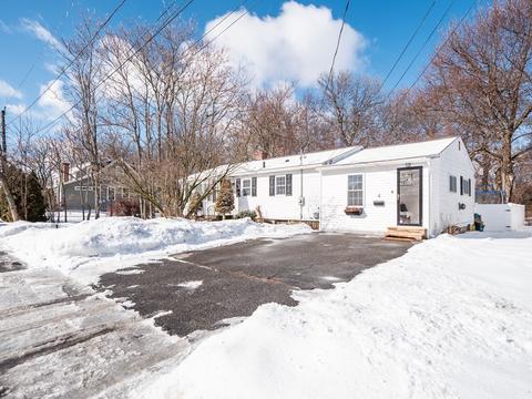 4 Eustis St, Worcester, MA 01606 photo 3