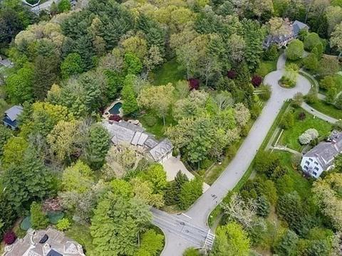 2 Buckingham Ter, Wellesley, MA 02482 photo 5