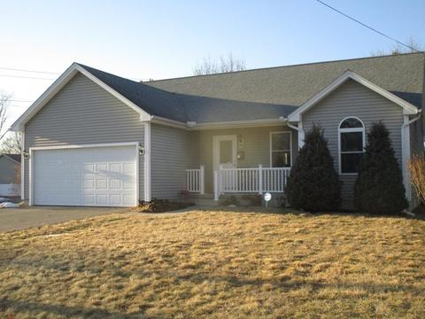 64 Frontenac St, Chicopee, MA 01020 photo 1