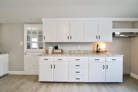 160 Laurelton St, Springfield, MA 01109 photo 8