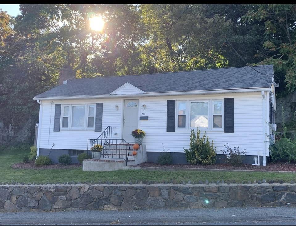 58 Cliff St 58, Lynn, MA 01905 9 Photos MLS 72942336 58 Cliff St 58, Lynn, MA 01905 9 Photos MLS 72942336