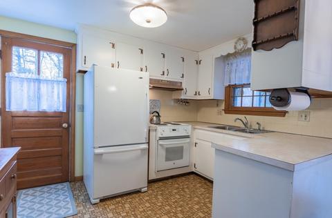 514 Maple St, Franklin, MA 02038 photo 2