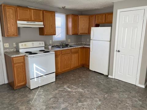 62 Rifle St, Springfield, MA 01105 photo 3