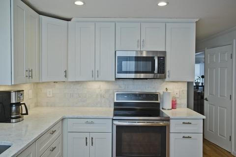 11 Vale Cir, Springfield, MA 01118 photo 6