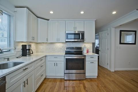 11 Vale Cir, Springfield, MA 01118 photo 5