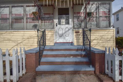 127 Draper St, Springfield, MA 01108 photo 3