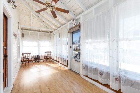 36 Pleasant St, Wareham, MA 02571 photo 5