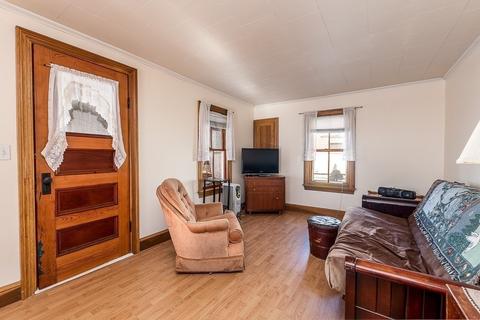 36 Pleasant St, Wareham, MA 02571 photo 8