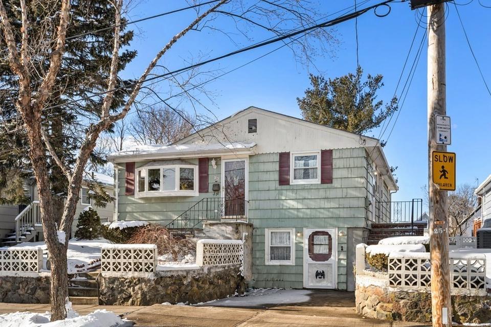 86 Clark St, Lynn, MA 01902 32 Photos MLS 72943370 86 Clark St, Lynn, MA 01902 32 Photos MLS 72943370