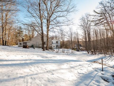 8 Proctor St, Ashburnham, MA 01430 photo 5