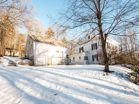 8 Proctor St, Ashburnham, MA 01430 photo 4
