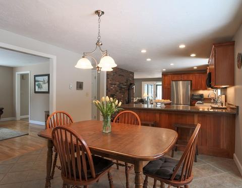11 W River St, Upton, MA 01568 photo 6