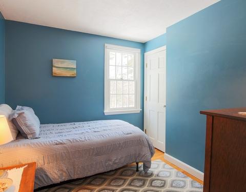 11 W River St, Upton, MA 01568 photo 17