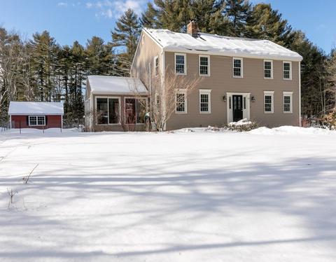 11 W River St, Upton, MA 01568 photo 1