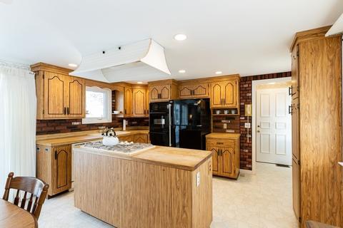 581 Riverview Dr, Chatham, MA 02633 photo 3