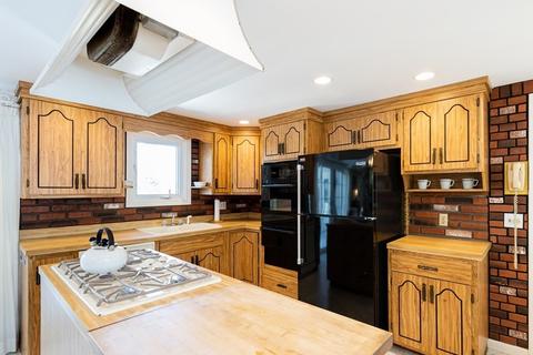 581 Riverview Dr, Chatham, MA 02633 photo 4