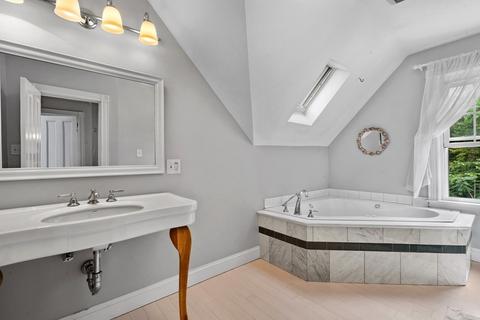 76 Canterbury St, Hingham, MA 02043 photo 12