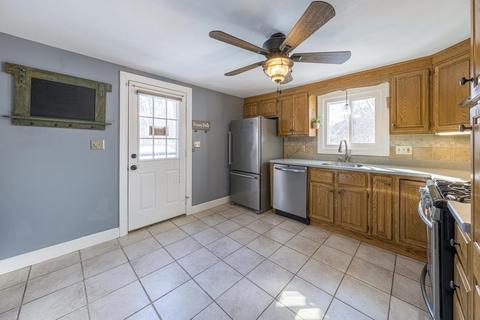 35 Circle Dr, Framingham, MA 01702 photo 4