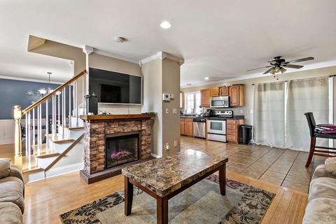 46 Pearson Dr, Springfield, MA 01119 photo 3