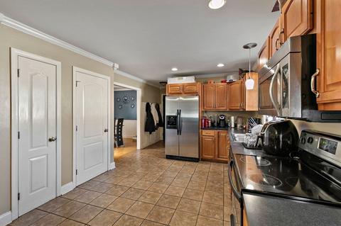 46 Pearson Dr, Springfield, MA 01119 photo 8