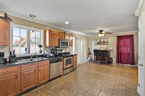 46 Pearson Dr, Springfield, MA 01119 photo 7