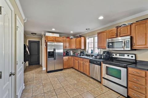 46 Pearson Dr, Springfield, MA 01119 photo 9