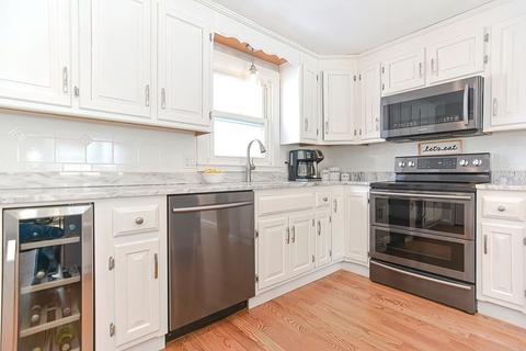 481 Maple St, Franklin, MA 02038 photo 3
