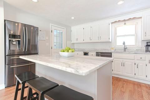 481 Maple St, Franklin, MA 02038 photo 1