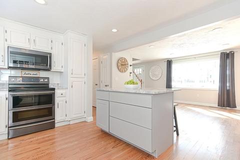 481 Maple St, Franklin, MA 02038 photo 4