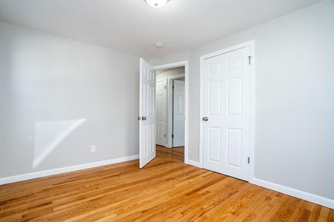 111 Huron St, Springfield, MA 01104 photo 16