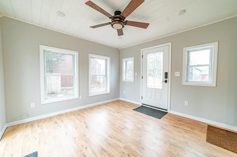 457 Plumtree Rd, Springfield, MA 01118 photo 2