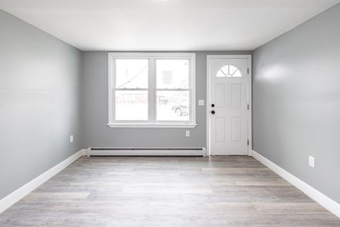 83 Brandon Ave, Springfield, MA 01119 photo 5