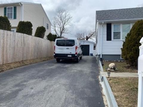 39 Grace St, Fall River, MA 02721 photo 2
