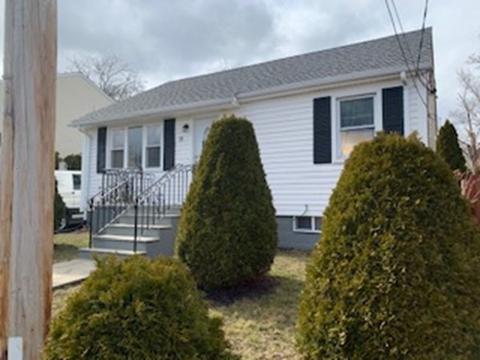39 Grace St, Fall River, MA 02721 photo 3