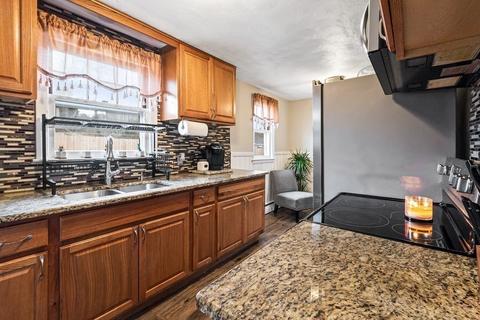188 Cherokee Dr, Springfield, MA 01109 photo 4