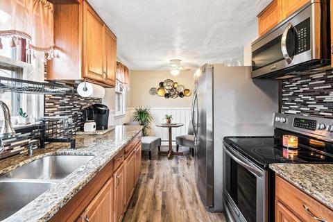188 Cherokee Dr, Springfield, MA 01109 photo 3