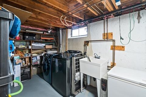 188 Cherokee Dr, Springfield, MA 01109 photo 17