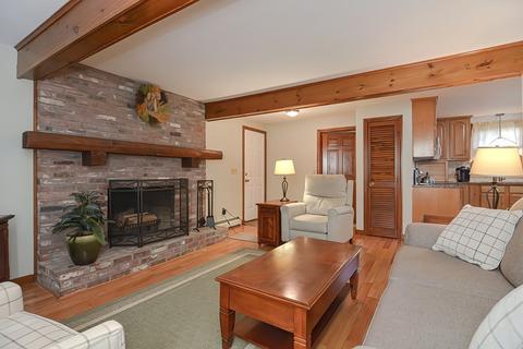 14 Gilbert St, Mansfield, MA 02048 photo 2