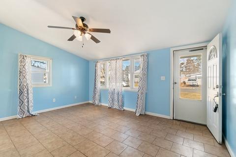 35 Blanding St, Springfield, MA 01151 photo 9