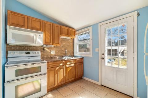 35 Blanding St, Springfield, MA 01151 photo 6