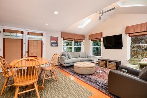 315 Harris Ave, Needham, MA 02492 photo 3