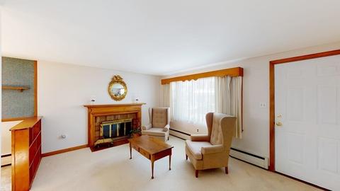 29 Abbott St, Salem, MA 01970 photo 2